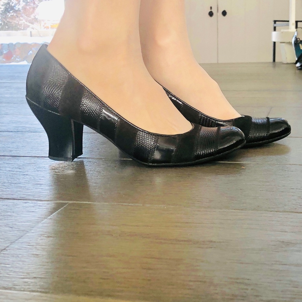 ❤️ Franco Sarto Patent Leather Black Heels